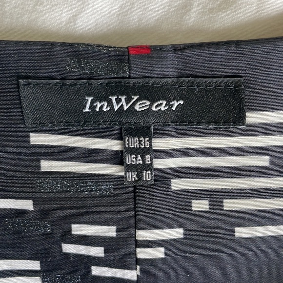 Pleated bottom skirt - Picture 4 of 7